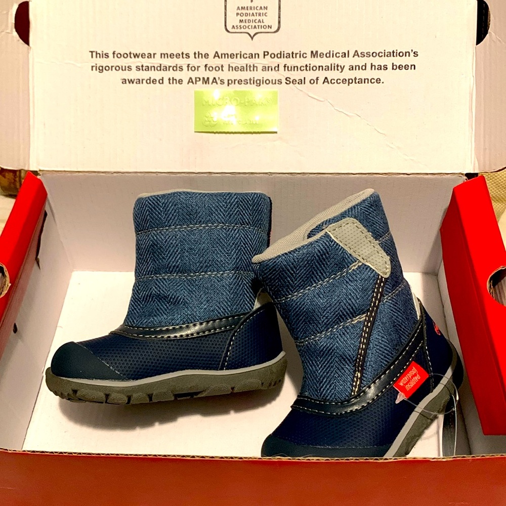 See Kai Run toddler snow boots - NWT